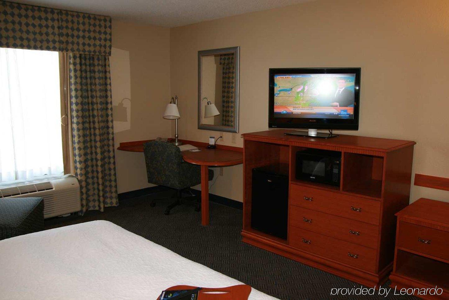 Hampton Inn Gretna - Smith Mountain Lake الغرفة الصورة